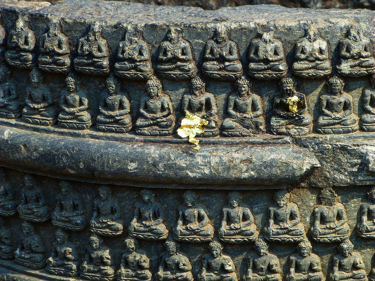 Nalanda_-_023_Broken_Section_of_Votive_Stupa_(9250881377)