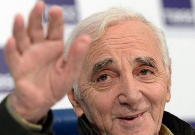 (Armenia) Ծնունդդ շնորհավոր, մաեստրո Ազնավուր. մեծն շանսոնյեն 98 տարեկան է